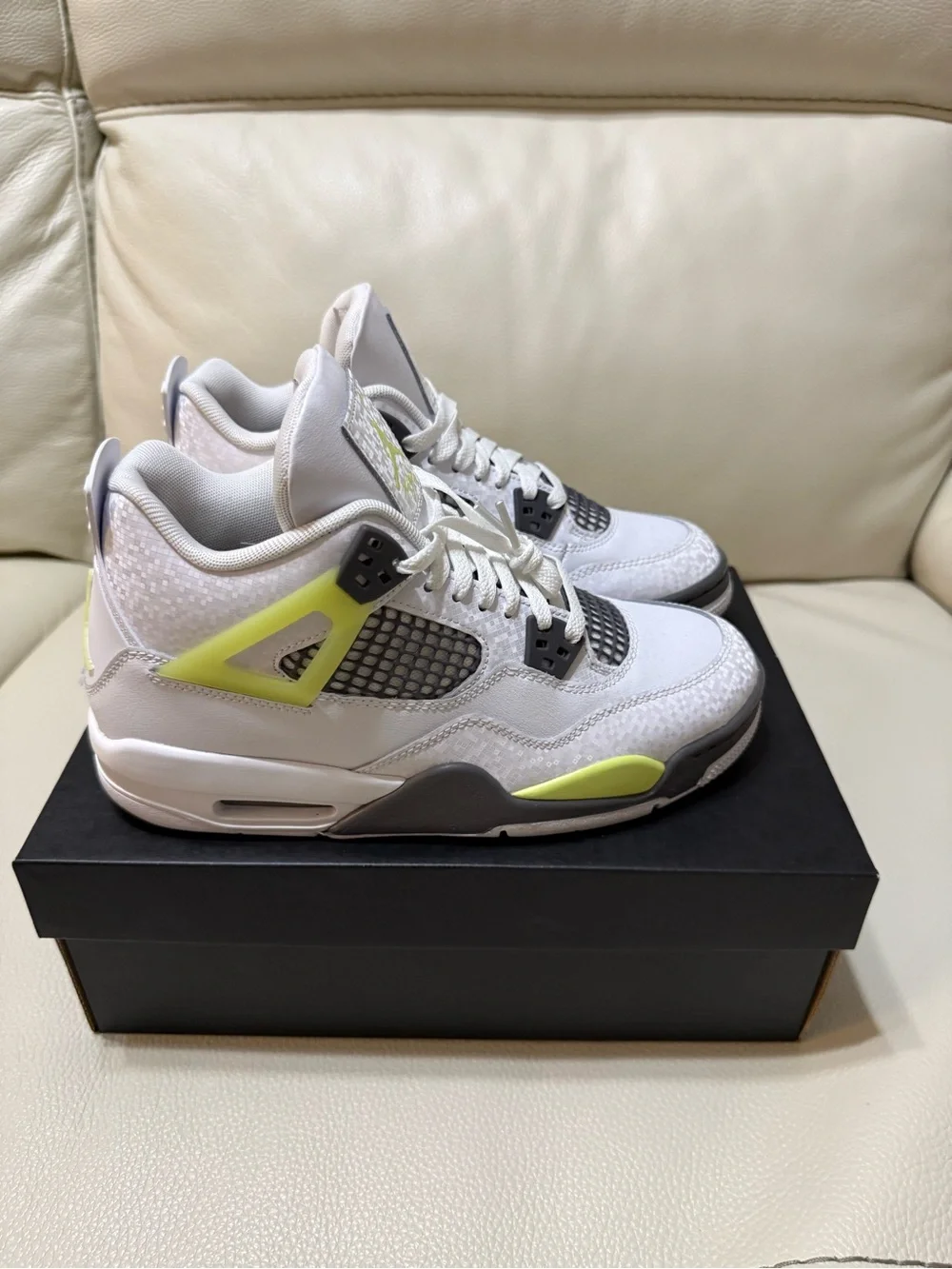 Air Jordan 4 Retro (GS) White/Lemon Twist HJ5990 100 7Y